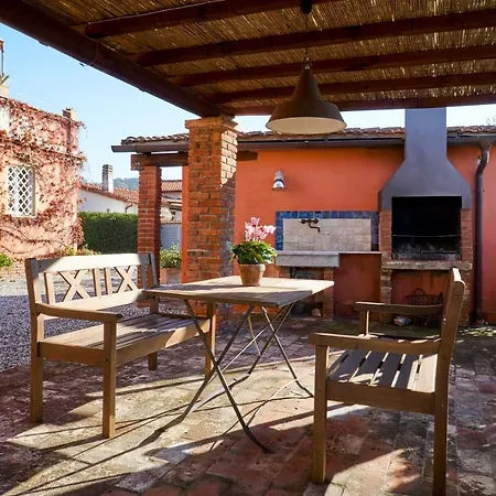 شقة Sleeps 4 With Pool Air Con And Wifi *